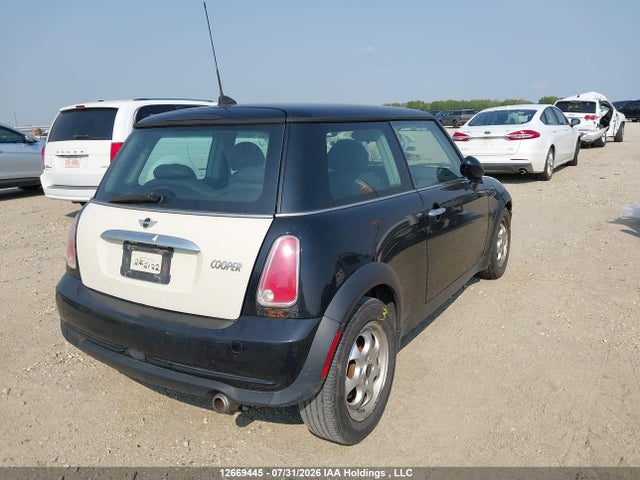 Продажа на аукционе авто 2005 Mini Cooper Classic, vin: WMWRC334X5TJ64227, номер лота: 12669445