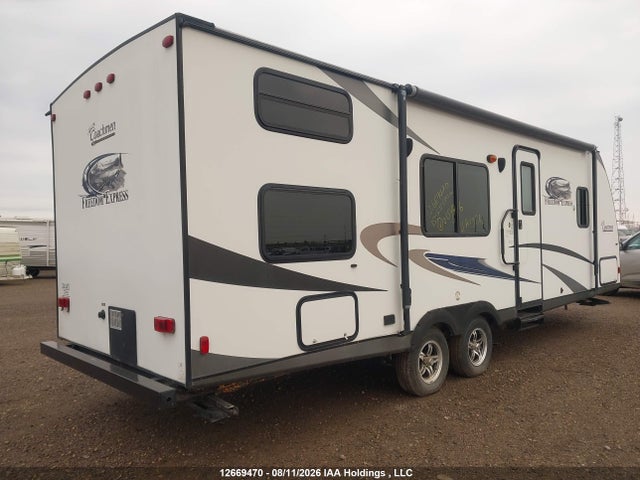 Coachmen Freedom 2015 5ZT2FERB9FA015445 Image 4