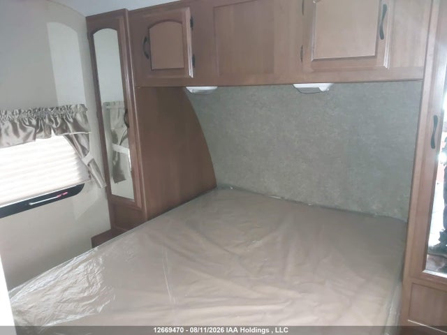 Coachmen Freedom 2015 5ZT2FERB9FA015445 Image 5