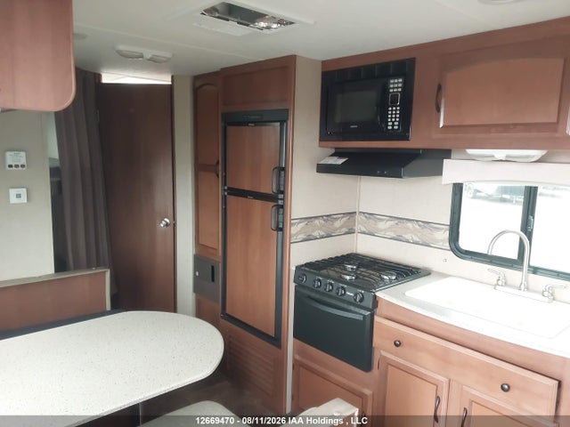 Coachmen Freedom 2015 5ZT2FERB9FA015445 Image 8