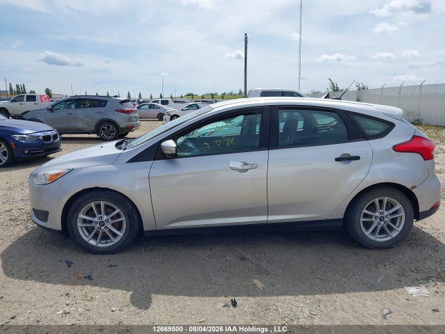 Ford FOCUS SE 2018 1FADP3K22JL306071 Image 13