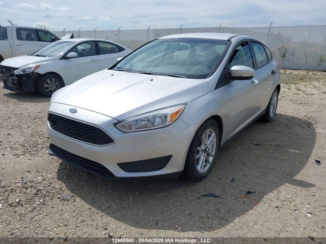 Ford FOCUS SE 2018 1FADP3K22JL306071 Image 2