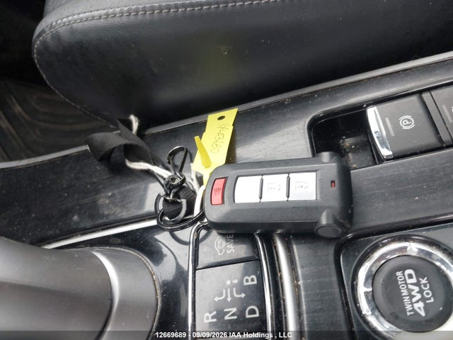Mitsubishi OUTLANDER PHEV 2018 JA4J24A52JZ611185 Image 11