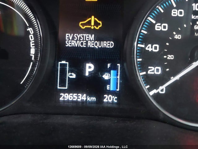 Mitsubishi OUTLANDER PHEV 2018 JA4J24A52JZ611185 Image 16