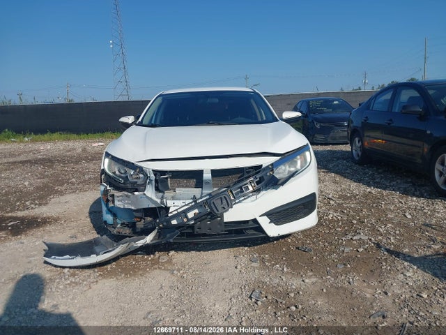 Honda Civic 2018 2HGFC2F51JH013824 Image 12