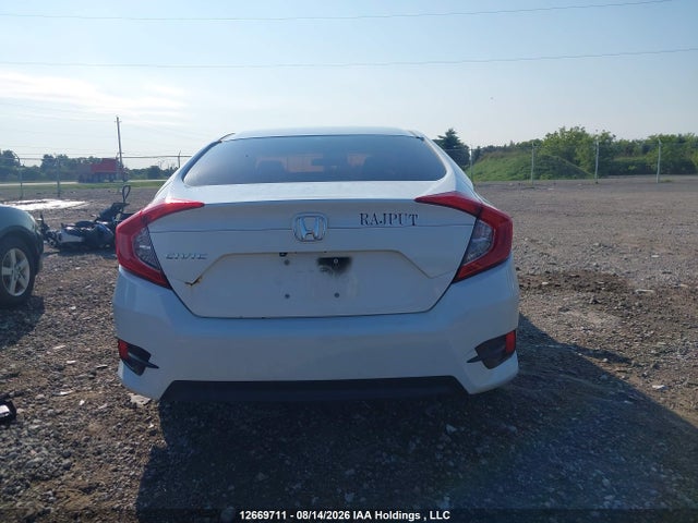 Honda Civic 2018 2HGFC2F51JH013824 Image 16
