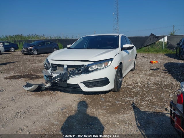 Honda Civic 2018 2HGFC2F51JH013824 Image 2