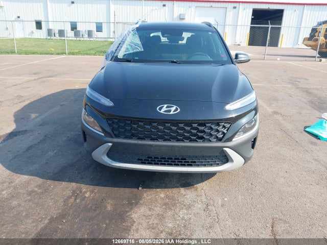 12669716 :رقم المزاد ، KM8K1CAB4NU828359 vin ، 2022 Hyundai Kona Essential Awd مزاد بيع