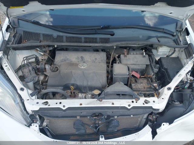 2013 Toyota Sienna Le მანქანა იყიდება აუქციონზე, vin: 5TDKK3DC4DS281988, აუქციონის ნომერი: 12669721