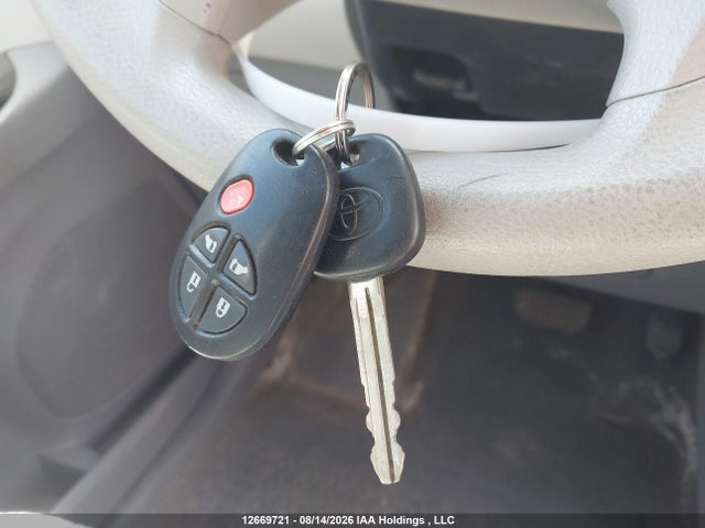 2013 Toyota Sienna Le მანქანა იყიდება აუქციონზე, vin: 5TDKK3DC4DS281988, აუქციონის ნომერი: 12669721