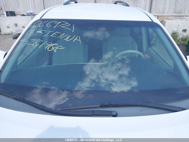 2013 Toyota Sienna Le მანქანა იყიდება აუქციონზე, vin: 5TDKK3DC4DS281988, აუქციონის ნომერი: 12669721