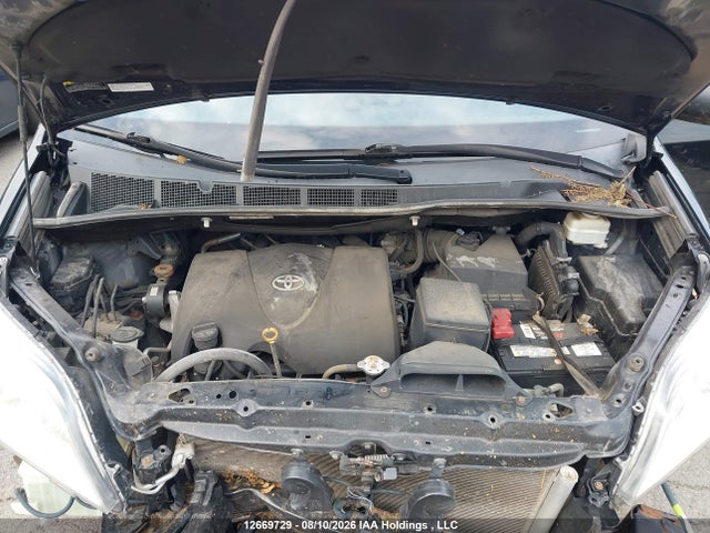 5TDJZ3DC7KS220185 Toyota Sienna Le 7-passenger