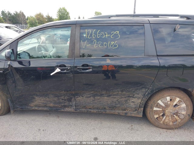 5TDJZ3DC7KS220185 Toyota Sienna Le 7-passenger