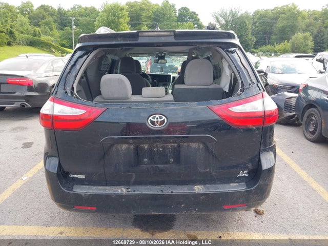 5TDJZ3DC7KS220185 Toyota Sienna Le 7-passenger