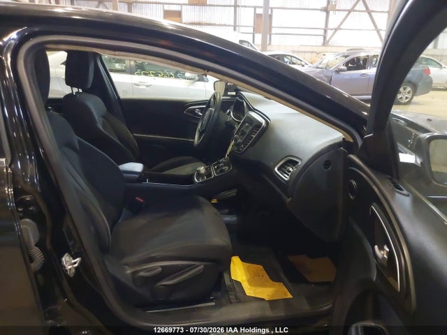 Продаж на аукціоні авто 2015 Chrysler 200, vin: 1C3CCCFB7FN671437, номер лоту: 12669773