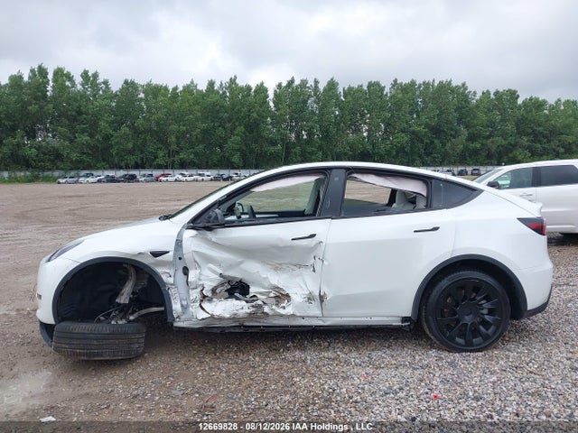 2023 Tesla Model Y მანქანა იყიდება აუქციონზე, vin: 7SAYGDEE5PF777556, აუქციონის ნომერი: 12669828