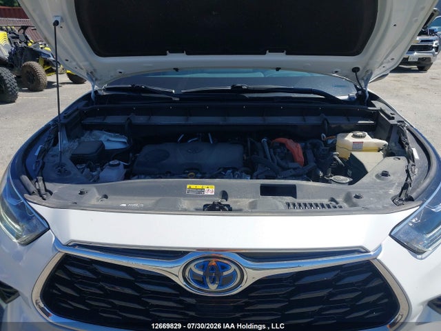 5TDXBRCH1RS628013 Toyota Highlander