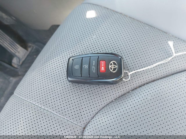 5TDXBRCH1RS628013 Toyota Highlander