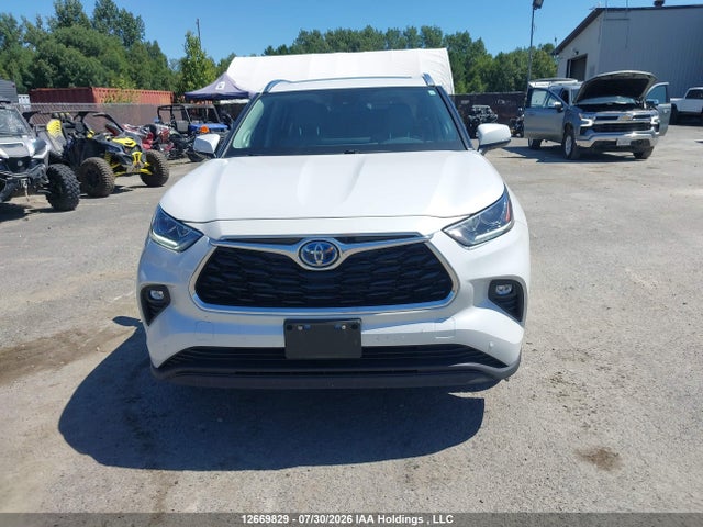 5TDXBRCH1RS628013 Toyota Highlander