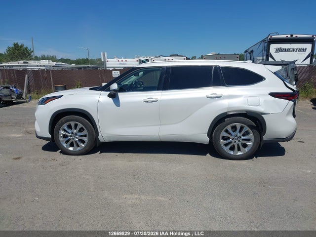5TDXBRCH1RS628013 Toyota Highlander