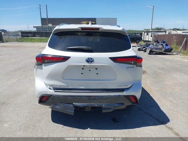 5TDXBRCH1RS628013 Toyota Highlander