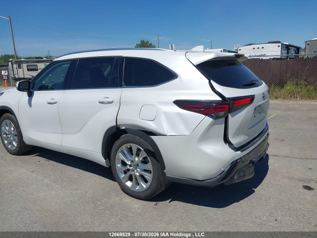 5TDXBRCH1RS628013 Toyota Highlander