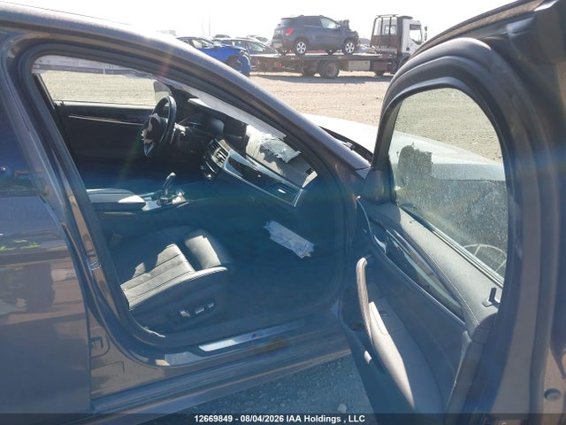BMW 540 XI 2022 WBA73BJ02NCJ52784 Image 5