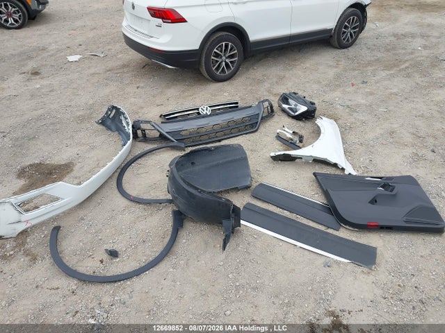 Продаж на аукціоні авто 2018 Volkswagen Tiguan Comfortline, vin: 3VV2B7AX4JM116857, номер лоту: 12669852