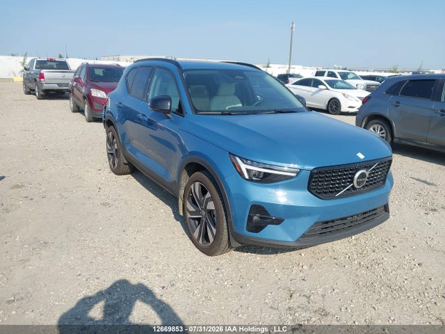 2025 Volvo Xc40 B5 Ultra Dark Theme მანქანა იყიდება აუქციონზე, vin: YV4L12UM1S2580172, აუქციონის ნომერი: 12669853