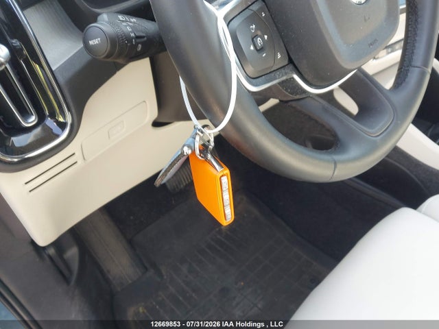 Продаж на аукціоні авто 2025 Volvo Xc40 B5 Ultra Dark Theme, vin: YV4L12UM1S2580172, номер лоту: 12669853