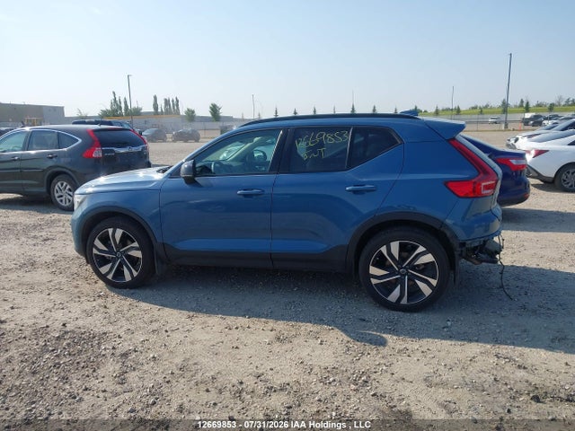 Продаж на аукціоні авто 2025 Volvo Xc40 B5 Ultra Dark Theme, vin: YV4L12UM1S2580172, номер лоту: 12669853