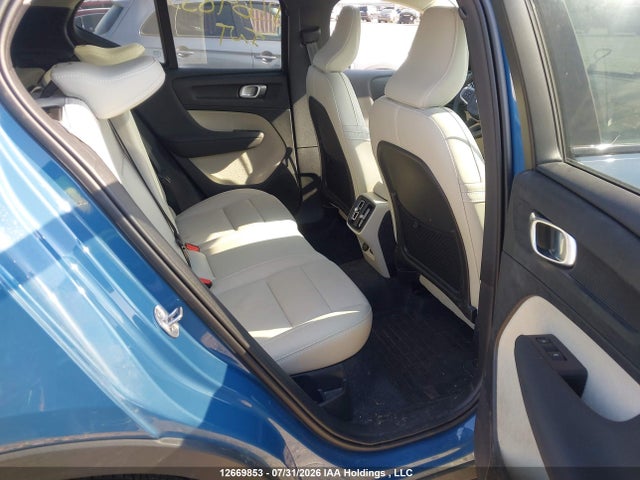 Продаж на аукціоні авто 2025 Volvo Xc40 B5 Ultra Dark Theme, vin: YV4L12UM1S2580172, номер лоту: 12669853