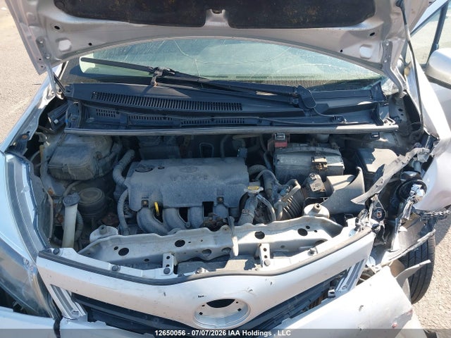 VNKJTUD37EA008421 Toyota Yaris Ce