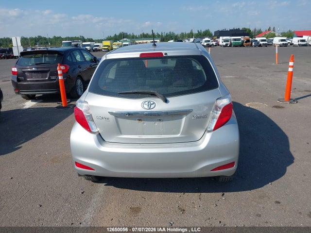 VNKJTUD37EA008421 Toyota Yaris Ce