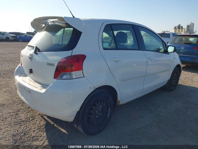 12667069 :رقم المزاد ، JTDKT4K33A5305625 vin ، 2010 Toyota Yaris Le مزاد بيع