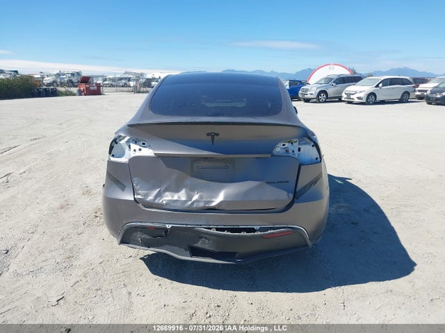 Tesla Model Y 2023 7SAYGAEE1PF644663 Image 17