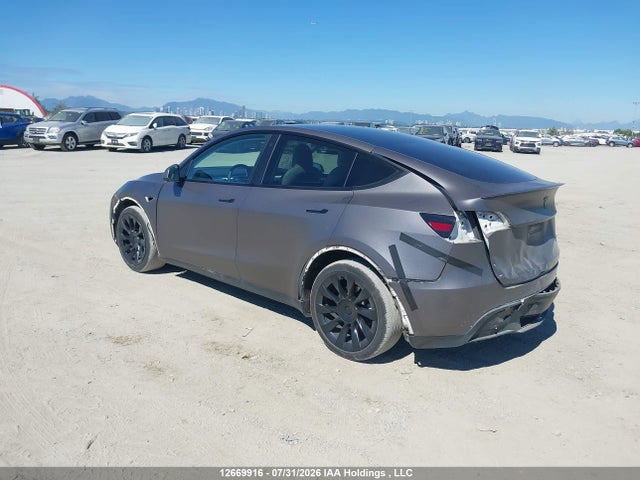 Tesla Model Y 2023 7SAYGAEE1PF644663 Image 3