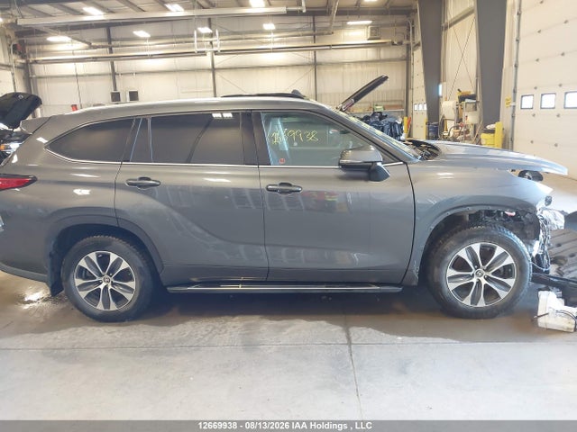 Toyota Highlander Xle 2021 5TDGZRBH7MS551198 Image 14