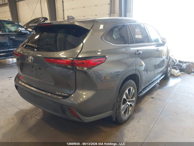 Toyota Highlander Xle 2021 5TDGZRBH7MS551198 Image 4