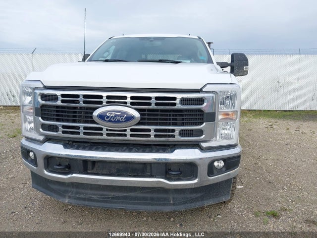 12669943 :رقم المزاد ، 1FT8W3BN5PEC52819 vin ، 2023 Ford F350 Super Duty مزاد بيع