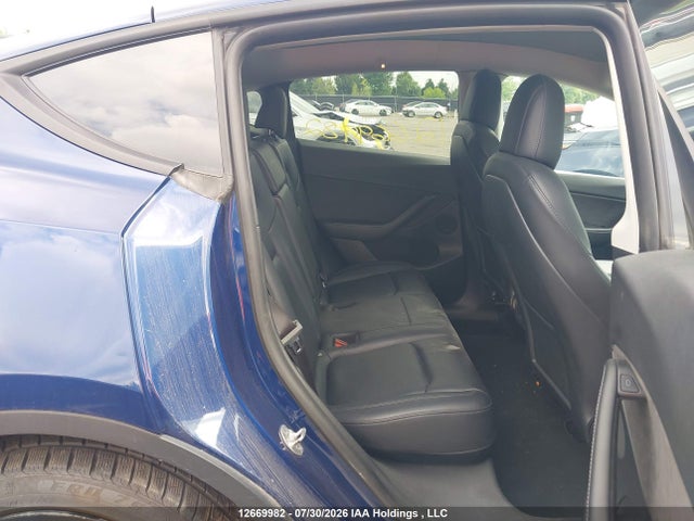 Tesla Model Y 2022 7SAYGDEE8NF465907 Image 8
