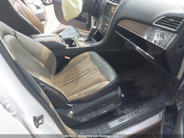 12670024 :رقم المزاد ، 2LMDJ8JK4BBJ32497 vin ، 2011 Lincoln Mkx مزاد بيع