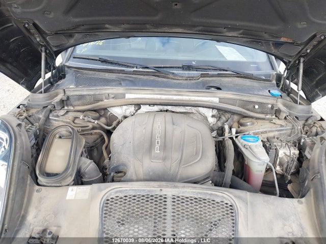 12670039 :رقم المزاد ، WP1AA2A57JLB04832 vin ، 2018 Porsche Macan Sport Edition مزاد بيع
