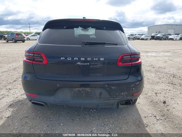 12670039 :رقم المزاد ، WP1AA2A57JLB04832 vin ، 2018 Porsche Macan Sport Edition مزاد بيع