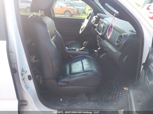 12670075 :رقم المزاد ، 5TFCZ5AN2HX062352 vin ، 2017 Toyota Tacoma Sr5/trd Off Road/trd Sport مزاد بيع