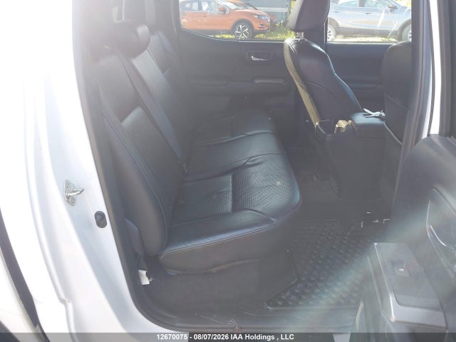 12670075 :رقم المزاد ، 5TFCZ5AN2HX062352 vin ، 2017 Toyota Tacoma Sr5/trd Off Road/trd Sport مزاد بيع