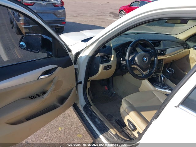 2015 Bmw X1 Xdrive28i მანქანა იყიდება აუქციონზე, vin: WBAVL1C53FVY26747, აუქციონის ნომერი: 12670084