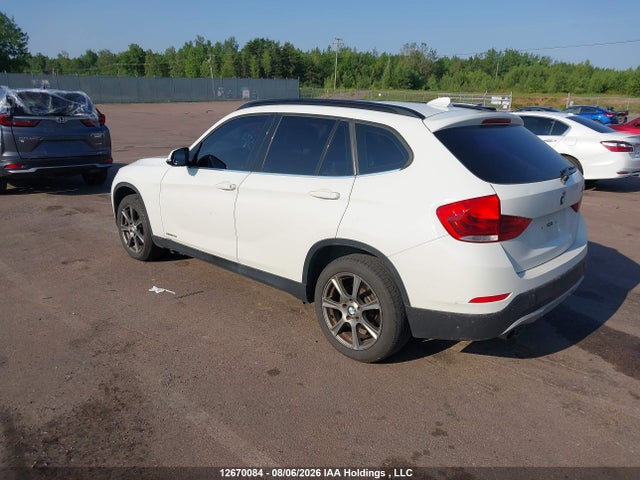 2015 Bmw X1 Xdrive28i მანქანა იყიდება აუქციონზე, vin: WBAVL1C53FVY26747, აუქციონის ნომერი: 12670084