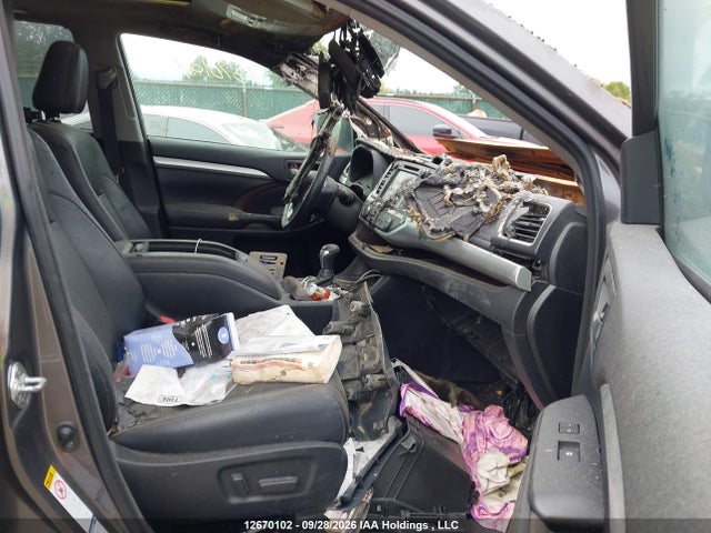 12670102 :رقم المزاد ، 5TDJGRFH2JS049989 vin ، 2018 Toyota Highlander Hybrid/xle مزاد بيع
