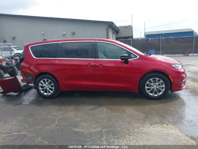 Chrysler Pacifica Limited 2026 2C4RC1GG1TR279122 Image 14